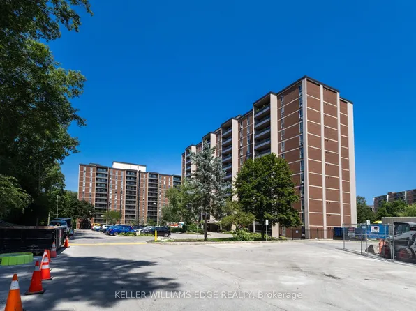 1966 Main St W #503, Hamilton, ON L8S 1J6