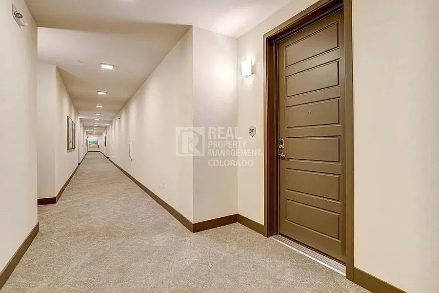 Beautiful 2-Bedroom Condo in Parker — Photo 3