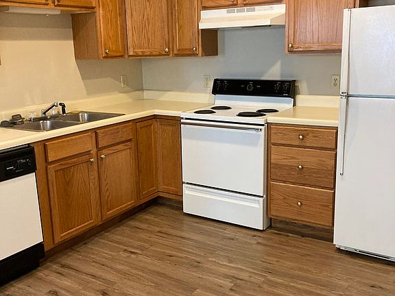 2nd image of 619 Locust St APT B