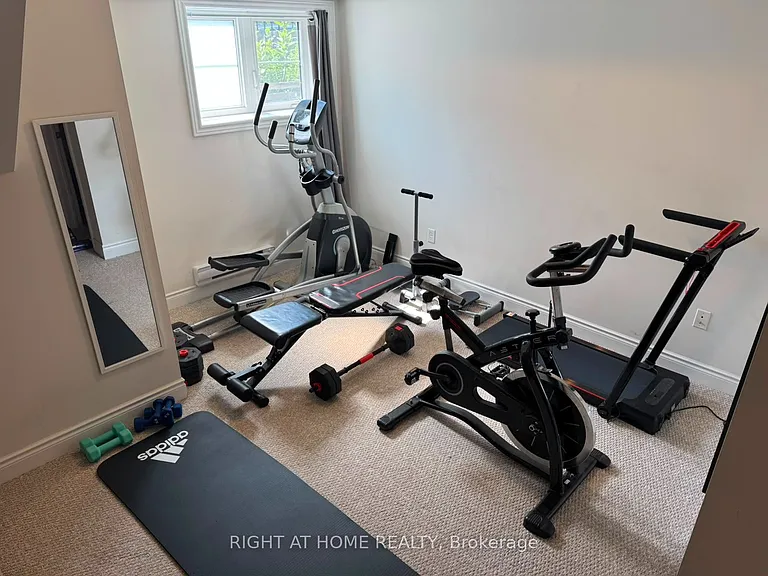 31 Edward Horton Cres — Photo 24