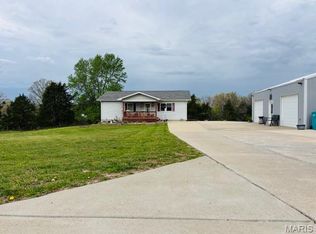 119 Highway U, Steelville, MO 65565