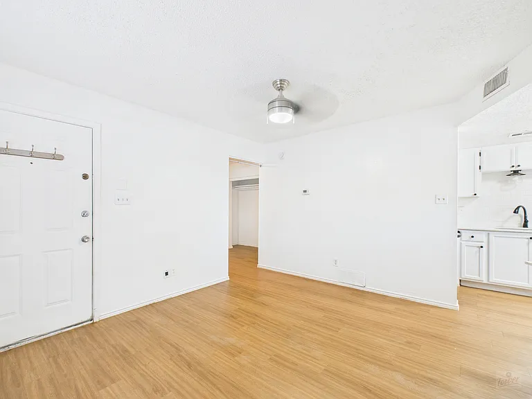 2500 Burleson Rd #201 — Photo 8