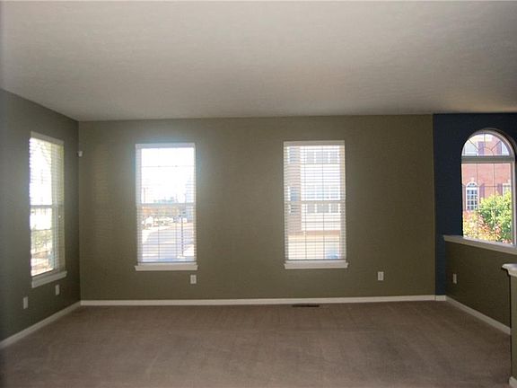3rd image of 6915 Havenmoor Pl