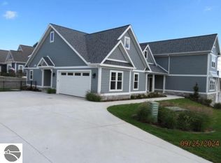 84 Vineyard Ridge Dr, Traverse City, MI 49686