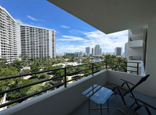 600 Three Islands Blvd APT 614, Hallandale, FL 33009