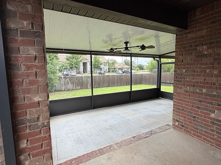 109 Clear Springs Cir — Photo 23