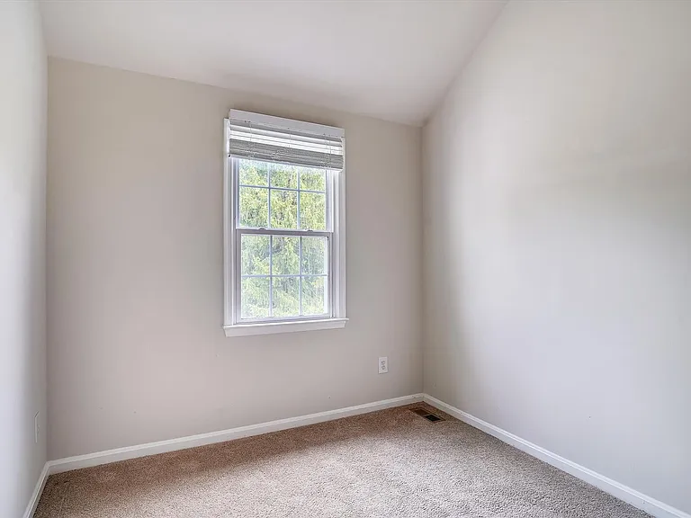 8830 Thomas Lea Ter — Photo 35