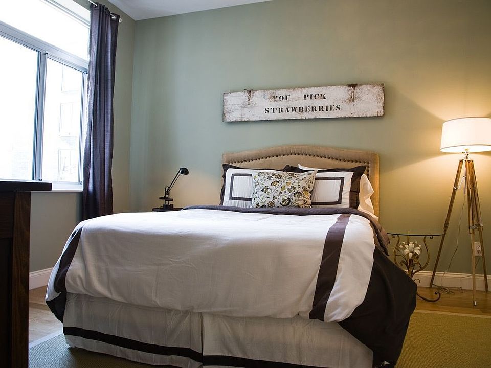 100 Engert Bedroom