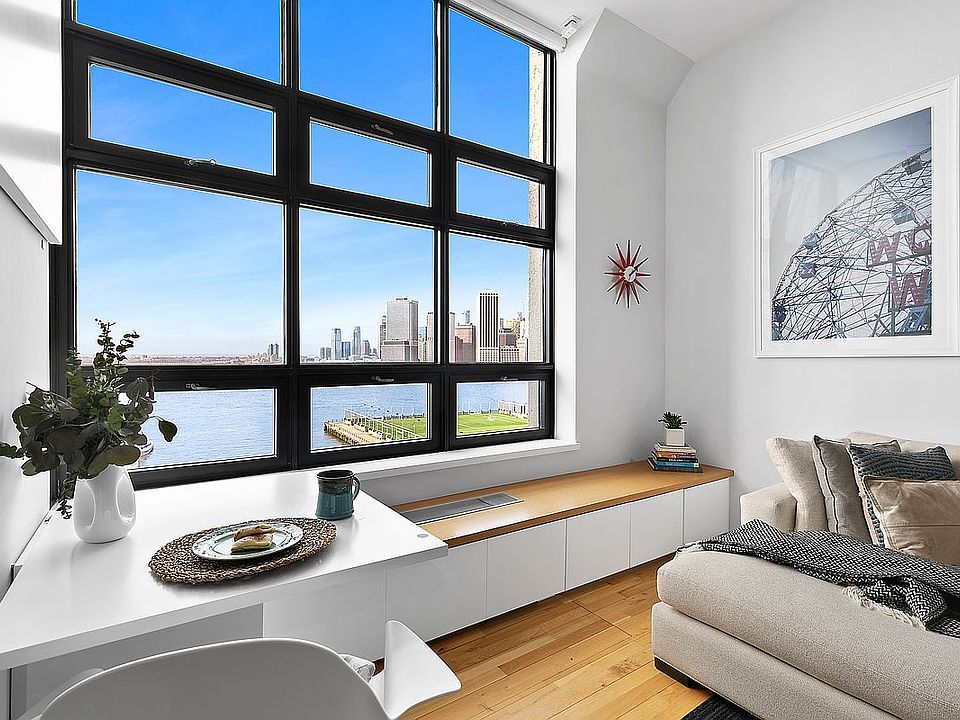 1st image of 360 Furman St APT 638