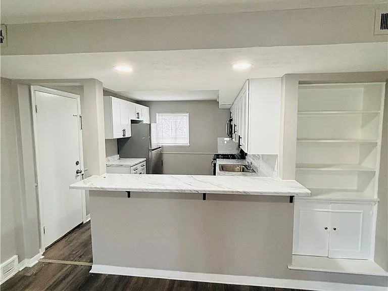 21045 Southbend Cir #6 — Photo 4