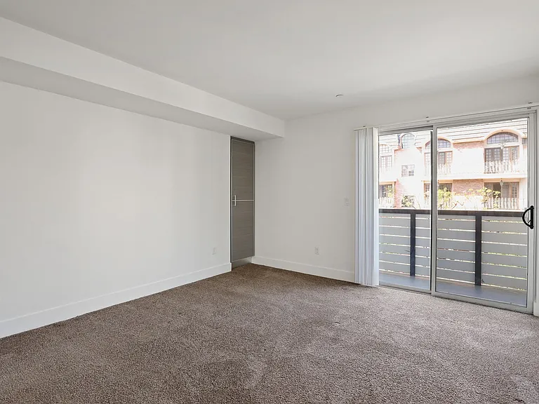 Bedroom with Balcony