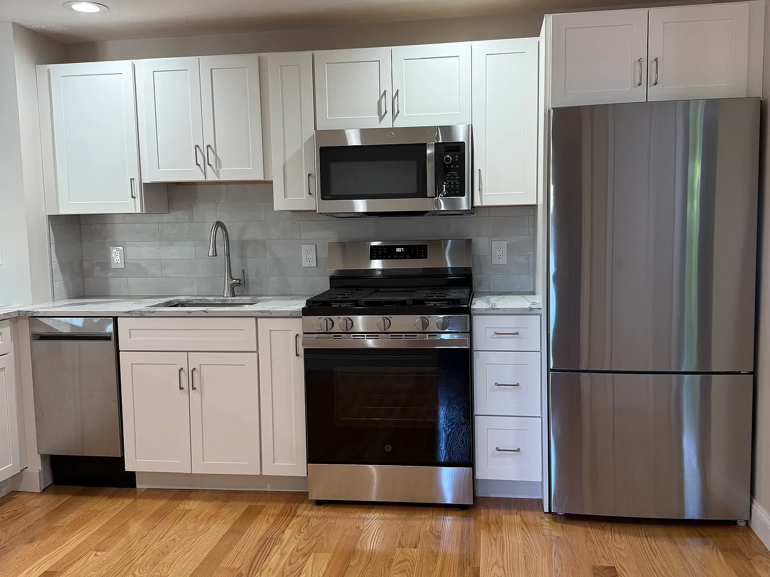 2 bed, 789 sqft, $2,675 — Photo 3