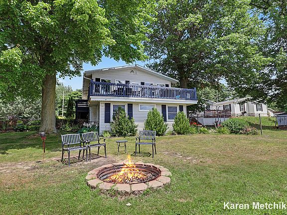 3rd image of 4991 Lakeview Dr