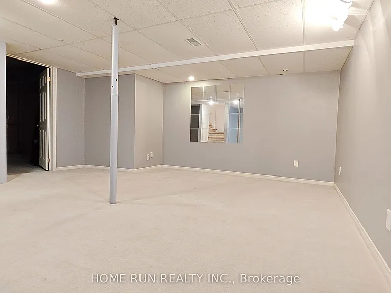 152 Thornbury Cres — Photo 35