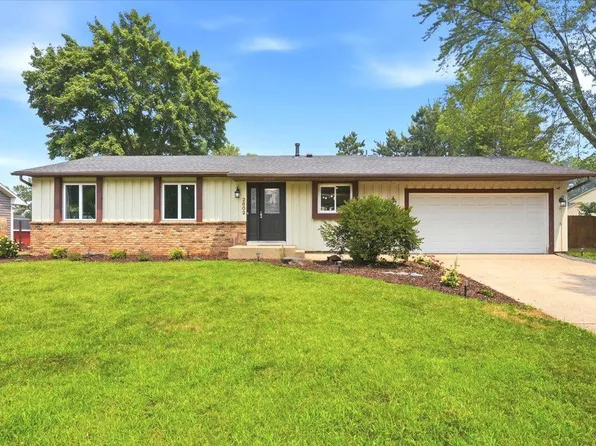 2602 Hawthorne Ln, Stillwater, MN 55082