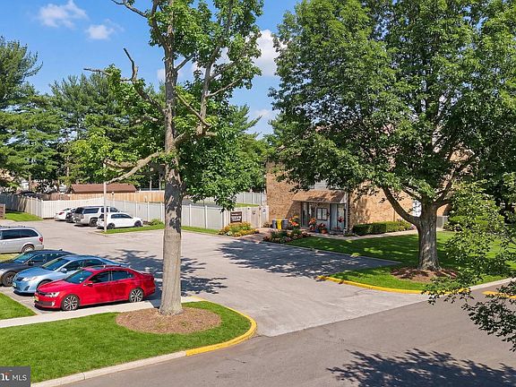 3rd image of 1475 Mount Holly Rd APT K3