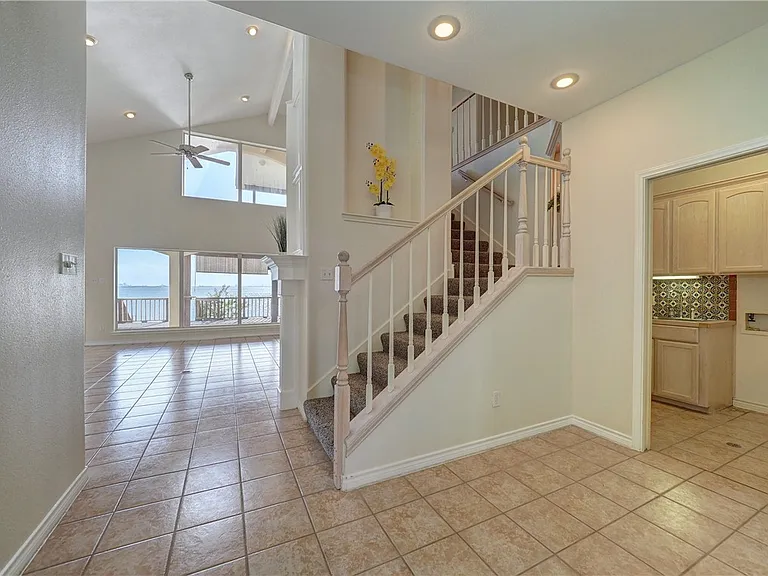 1343 Bayview Dr — Photo 21