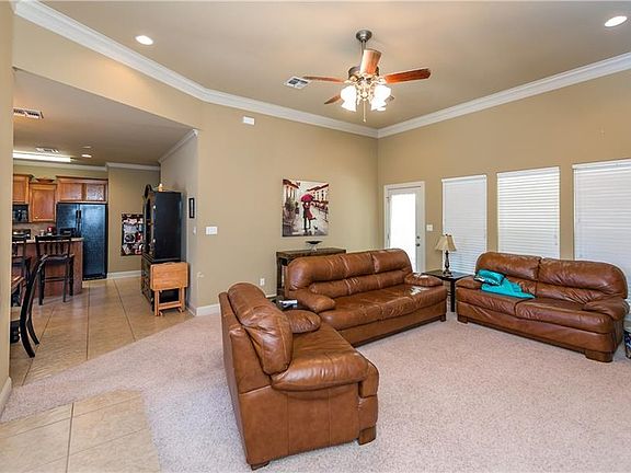 5th image of 124 Lone Oak Dr