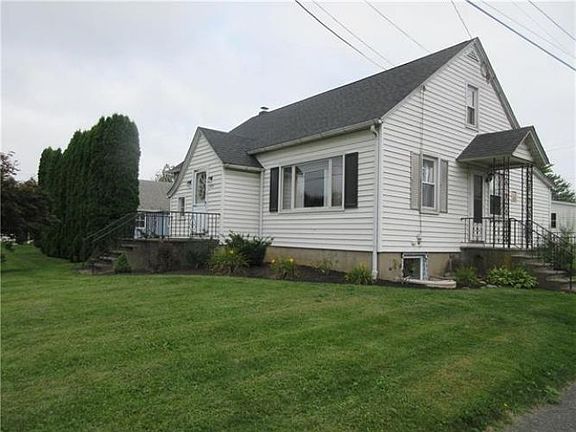 4th image of 429 E Lawn Rd
