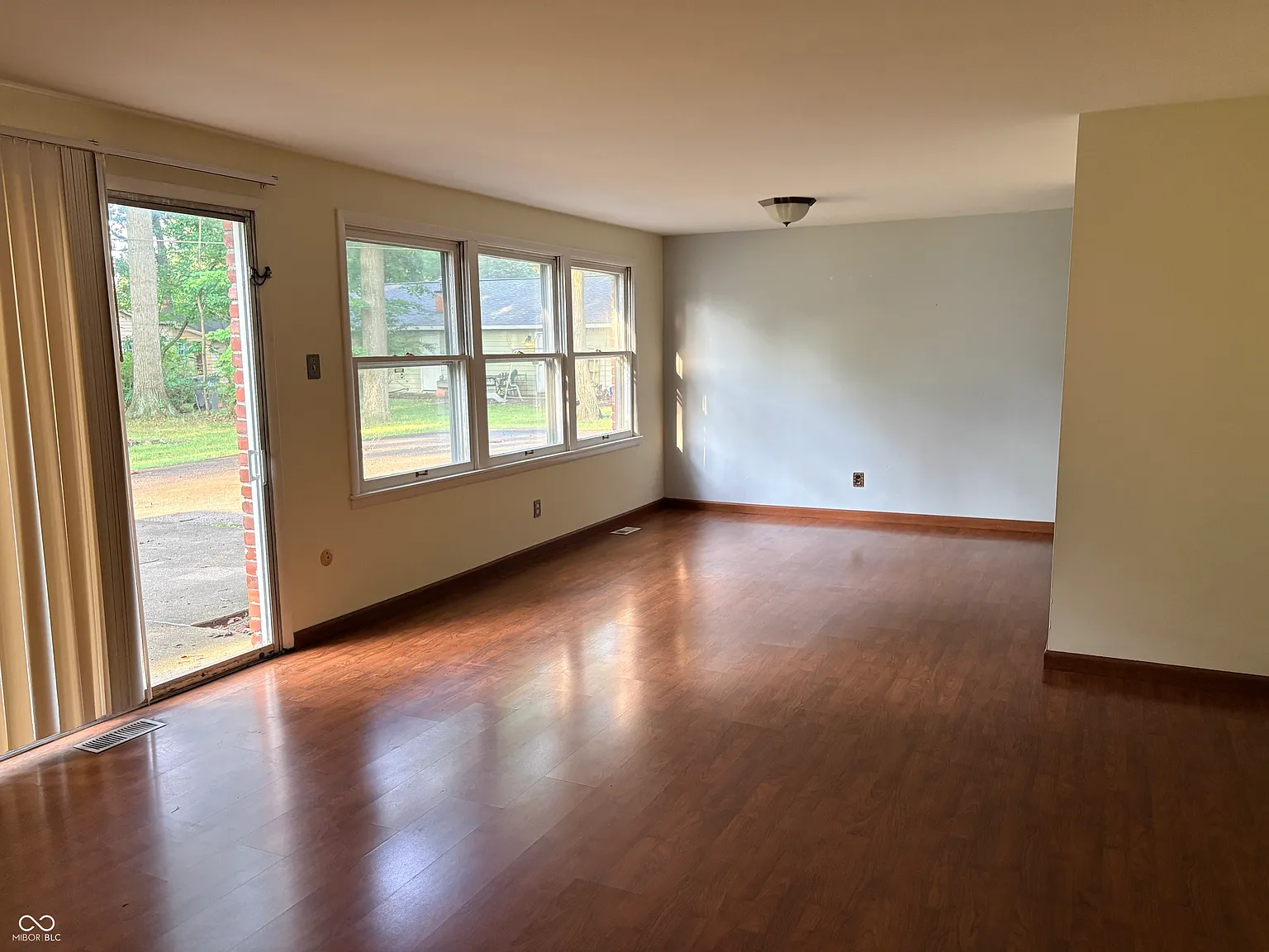 3 bed, 2.0 bath, 1626 sqft, $2,100 — Photo 4
