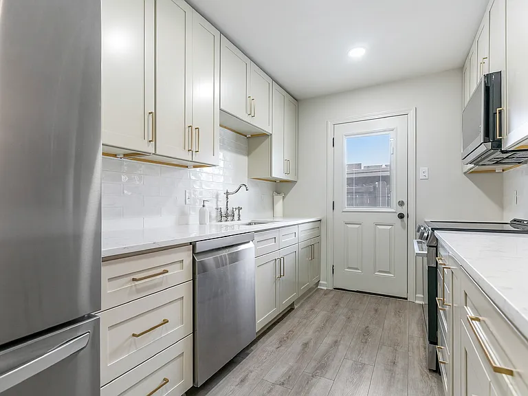 10111 Jefferson Hwy — Photo 4