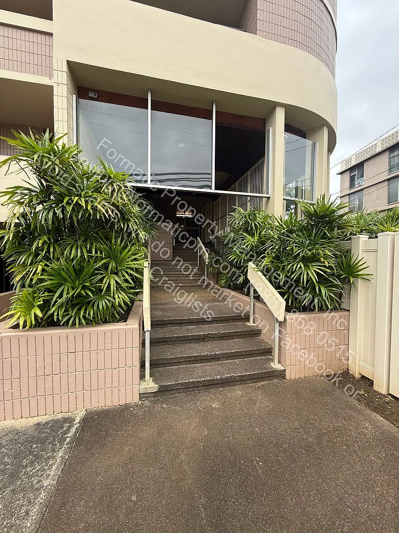 Building Photo - 1634 Nuuanu Ave #214