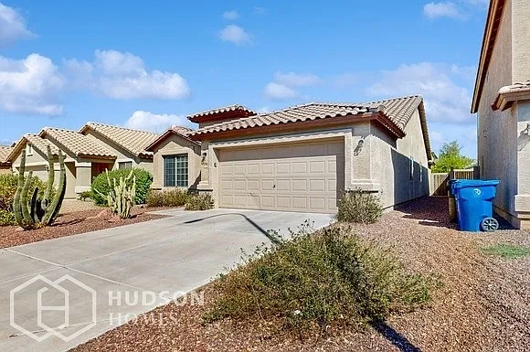 3 bed, 2.0 bath, 1680 sqft, $2,180 — Photo 3