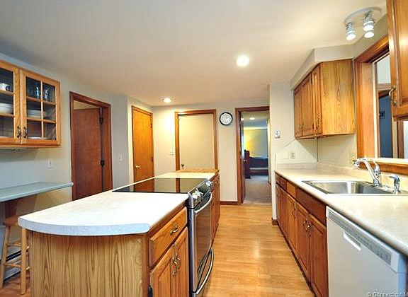 3rd image of 7 Sage Ln