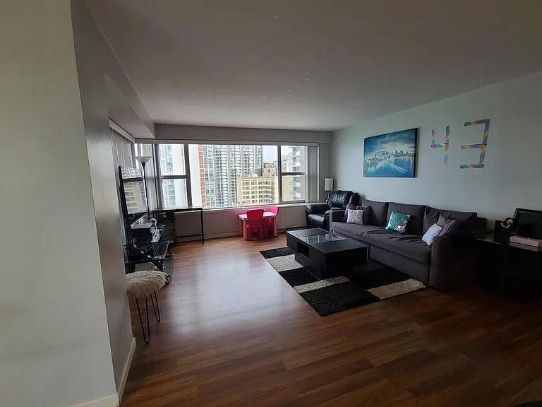 6157 N Sheridan Rd #18G — Photo 6