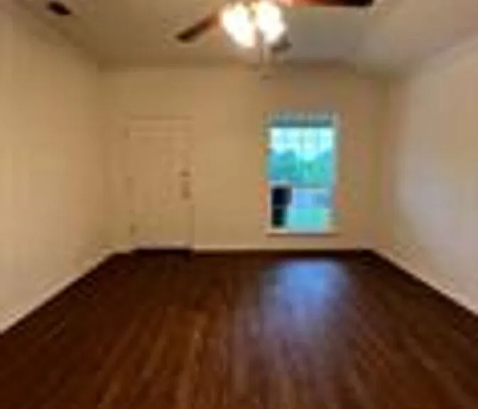 403 Olaf Dr — Photo 5