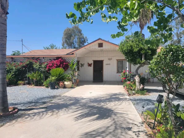 11520 E McKinley Ave, Sanger, CA 93657