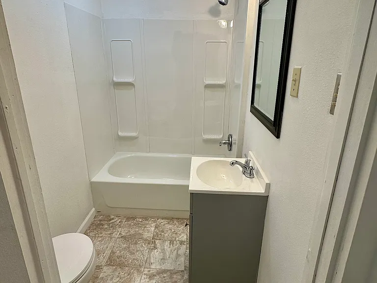 648 Avenue H — Photo 11