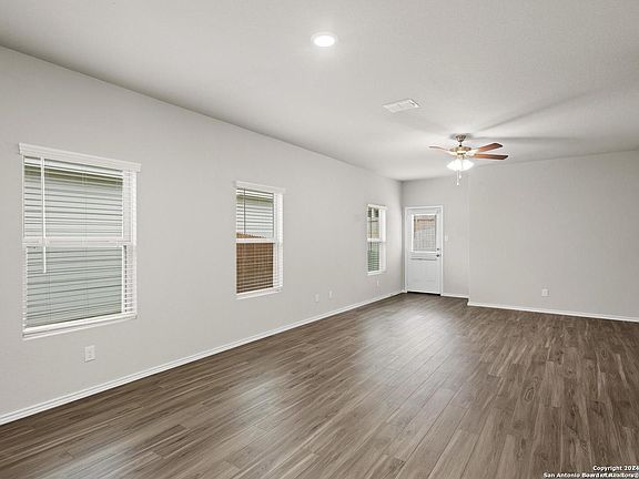 3rd image of 5415 Shasta Pl