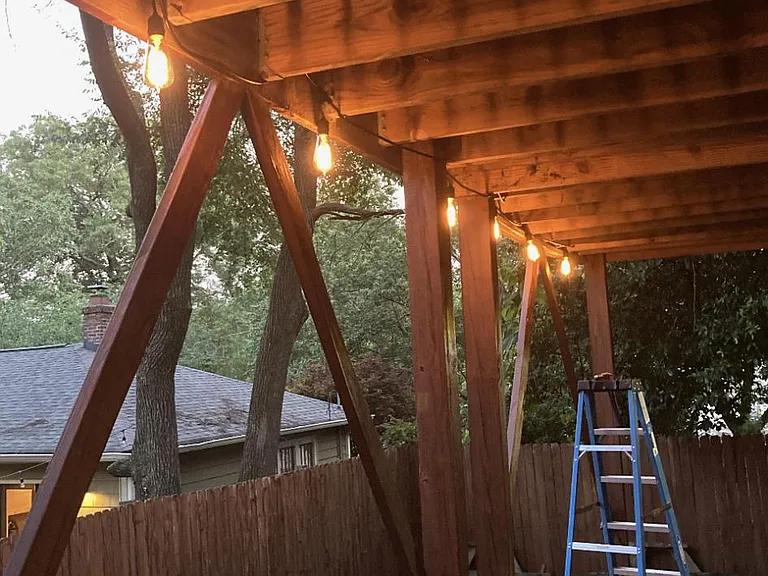 Large back lower deck for spacious private entertaining