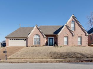 2040 Oak Springs Dr, Cordova, TN 38016