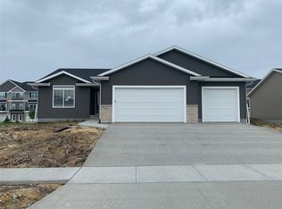 2196 Crestwood Ln, Marion, IA 52302