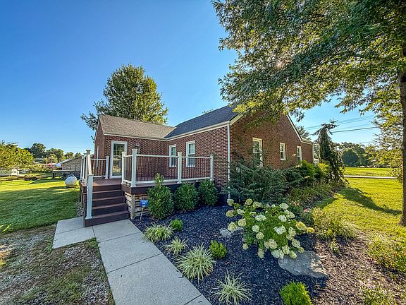 2nd image of 365 Williams St