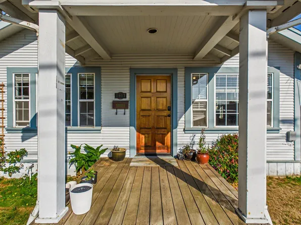 2917 C St, Eureka, CA 95501