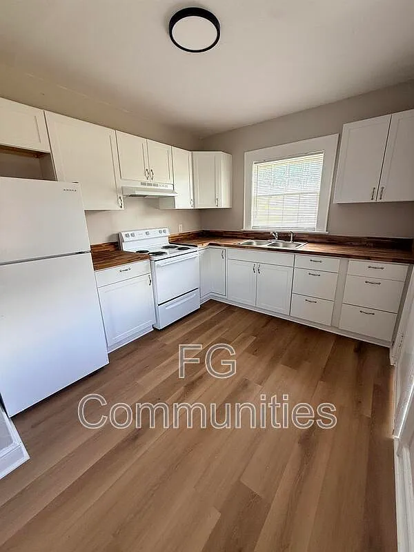 2 bed, 1.0 bath, $1,450 — Photo 4