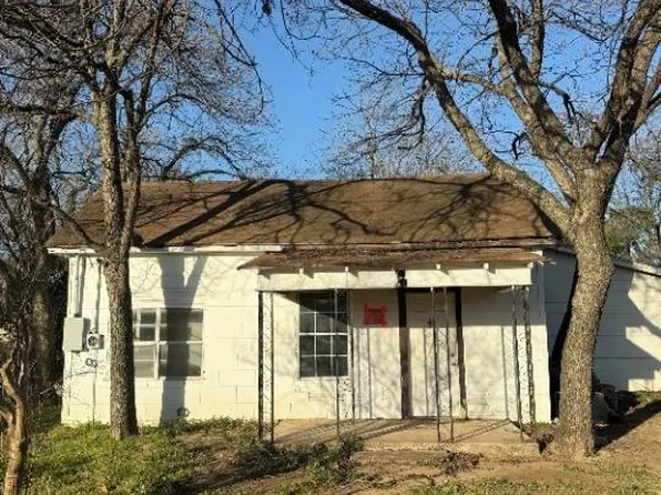 204 Dallas St, Nocona, TX 76255