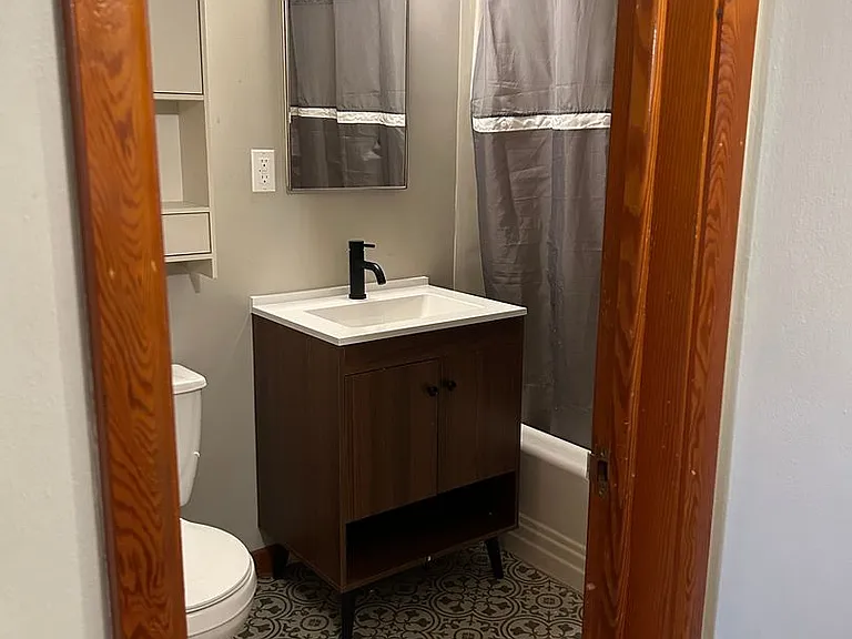605 S Phillips Ave — Photo 14