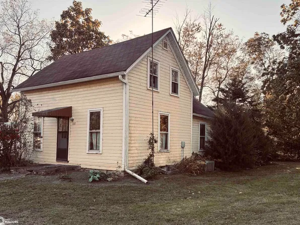 107 Madison St, Bonaparte, IA 52620