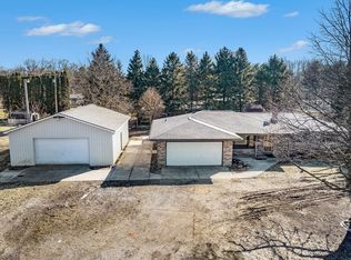 4101 Lansing Rd, Perry, MI 48872