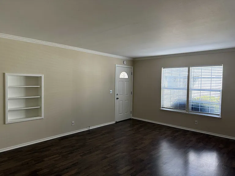 1851 Latham St #2 — Photo 3