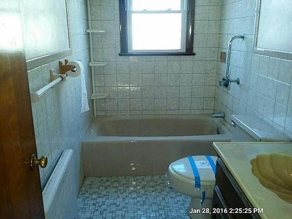 4th image of 47 Tacoma St