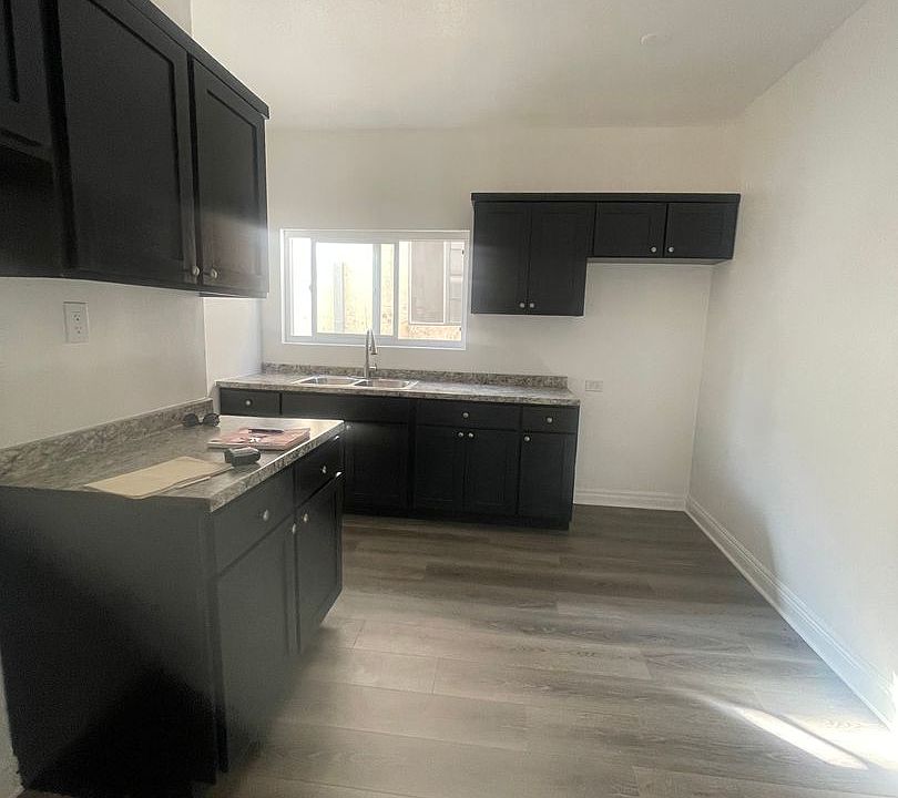 2nd image of 2225 Michigan Ave APT 5