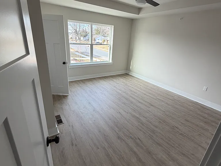 1411 Greenview Dr #22 — Photo 7