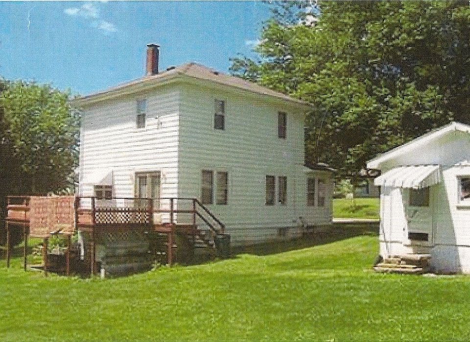 2nd image of 214 Fourth St.