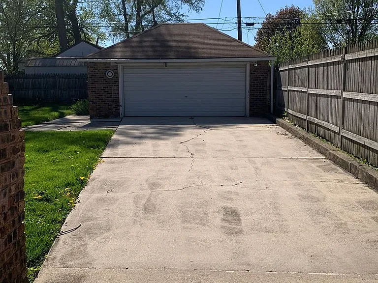 1312 Gordon Ave — Photo 3