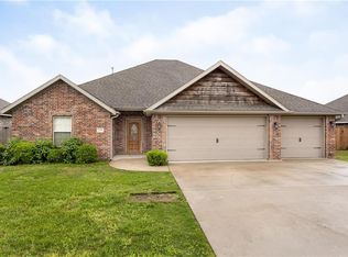 11093 Meadowsweet Dr, Prairie Grove, AR 72753